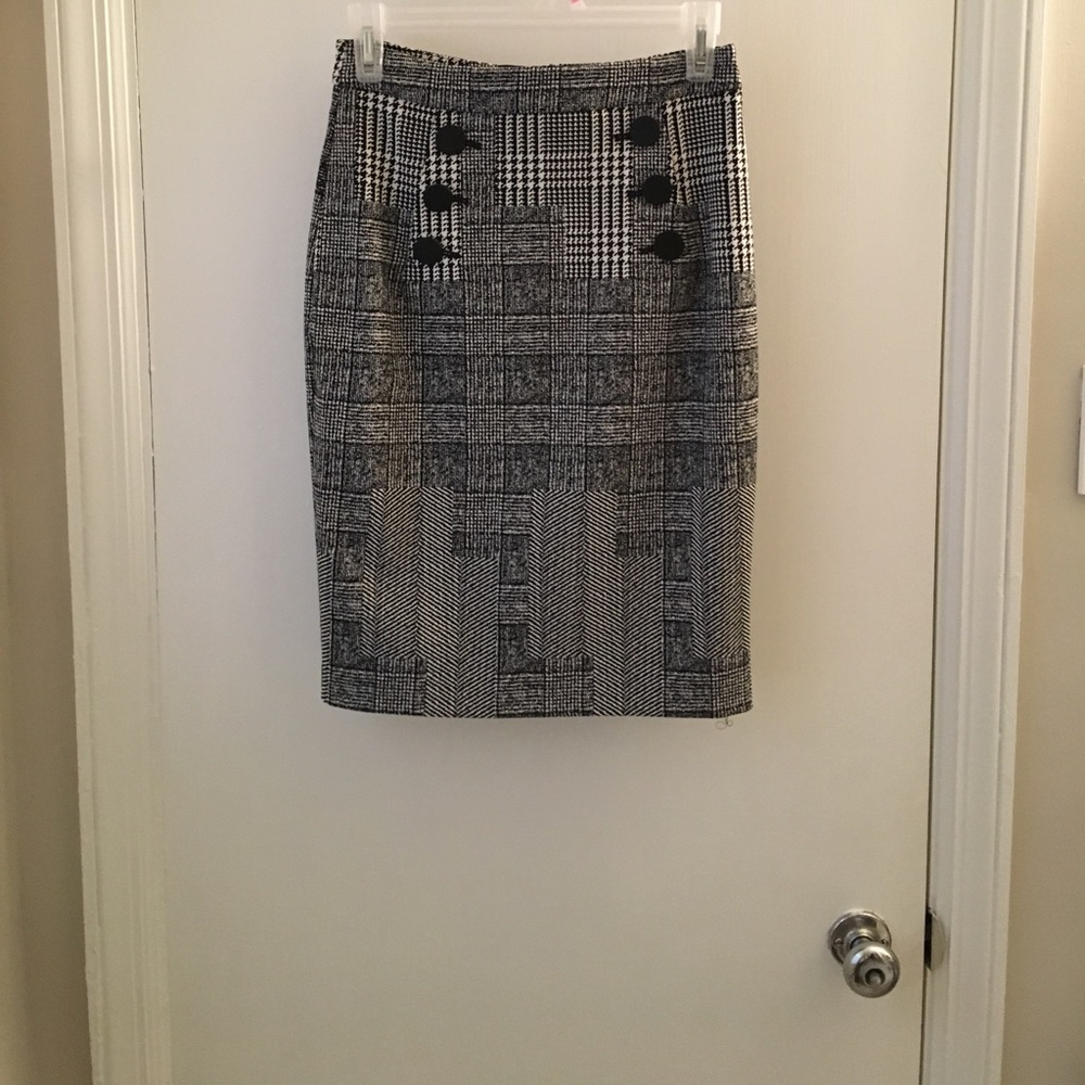 H&M houndstooth pencil skirt - black and white